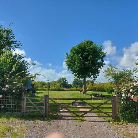 Hopgarden Glamping Luxury Shepherds Huts Wadhurst 외부 사진