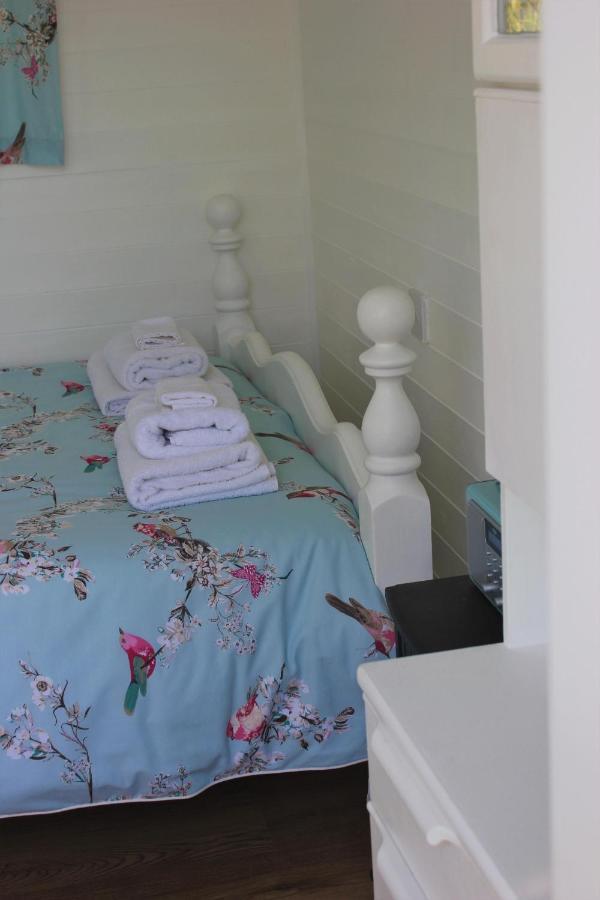 Hopgarden Glamping Luxury Shepherds Huts Wadhurst 외부 사진