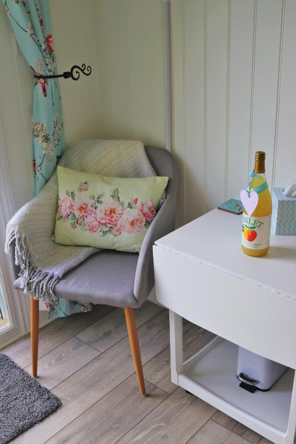 Hopgarden Glamping Luxury Shepherds Huts Wadhurst 외부 사진
