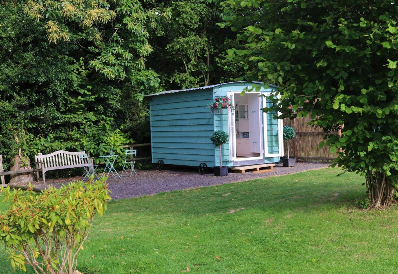 Hopgarden Glamping Luxury Shepherds Huts Wadhurst 외부 사진